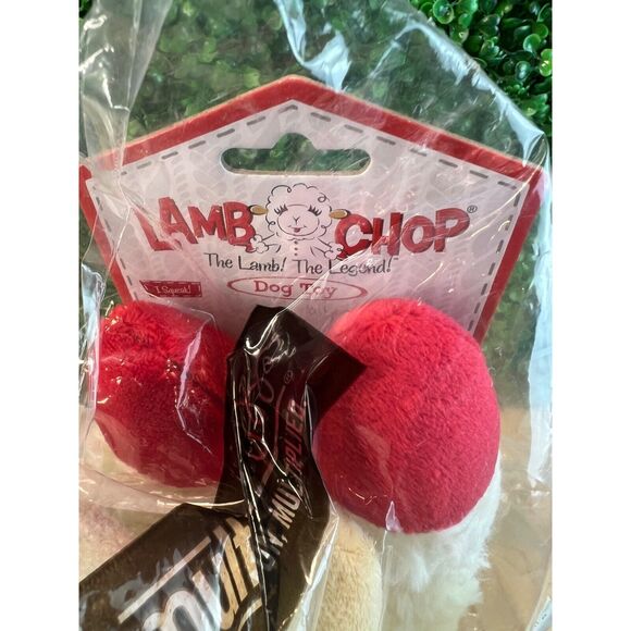 NEW LAMB CHOP MULTIPET 11" SQUEAKER PLUSH DOG TOY CUTE CUDDLE FETCH NWT GIFT - Picture 3 of 6